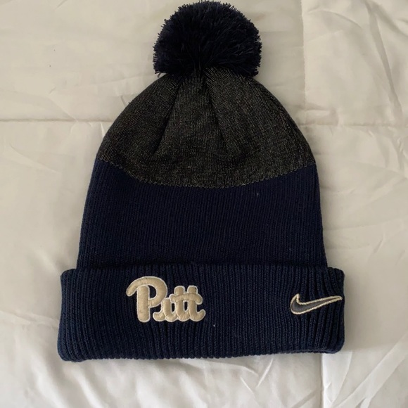 Nike Accessories - Pitt Nike snowball hat